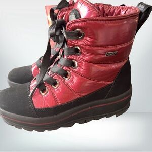 Pajar Tyra Red Quilted Winter Boot size 8